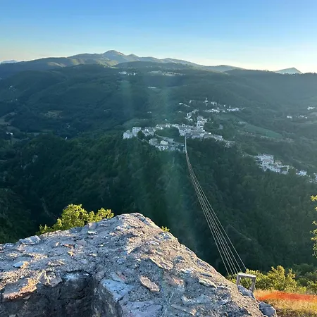 فندق مبيت وإفطار Il Rifugio Della Felicita Civitella